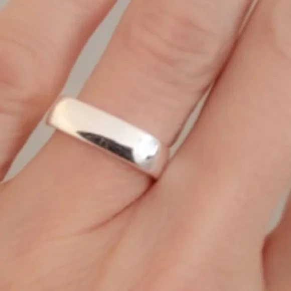 Sliver 925 Sterling Silver Square Circle Ring Size 8